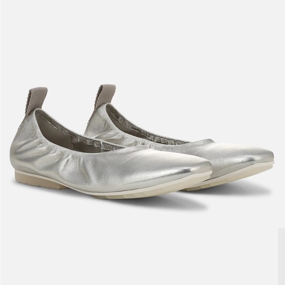 Naturalizer Ballet Flats - Picture 1 of 12